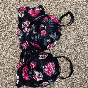 black bra w/flowers